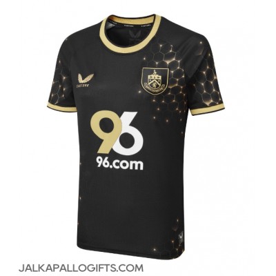 Burnley Lesley Ugochukwu #8 Kolmaspaita 2025-26 Lyhythihainen Burnley Lesley Ugochukwu #8 Kolmaspaita 2025-26 Lyhythihainen